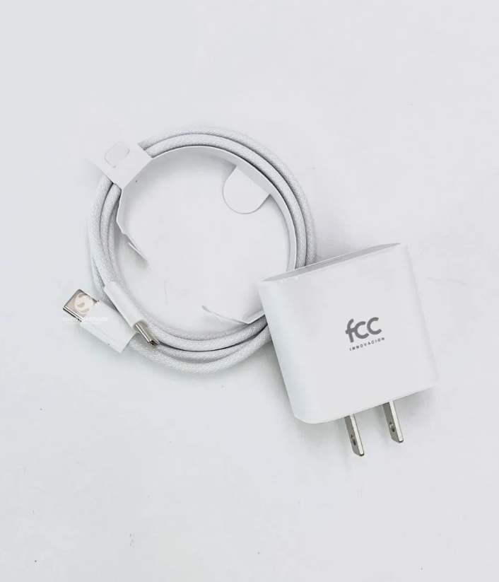 FCC IP-15 - CARGADOR DE IPHONE 15 / 35W / TIPO-C A TIPO-C / COLOR BLANCO